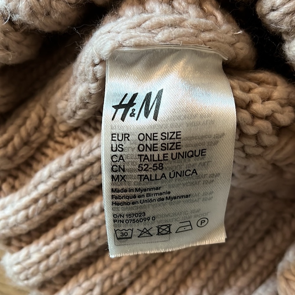 H&M Pink Cable-Knit Hat with Pompom - Picture 4 of 4